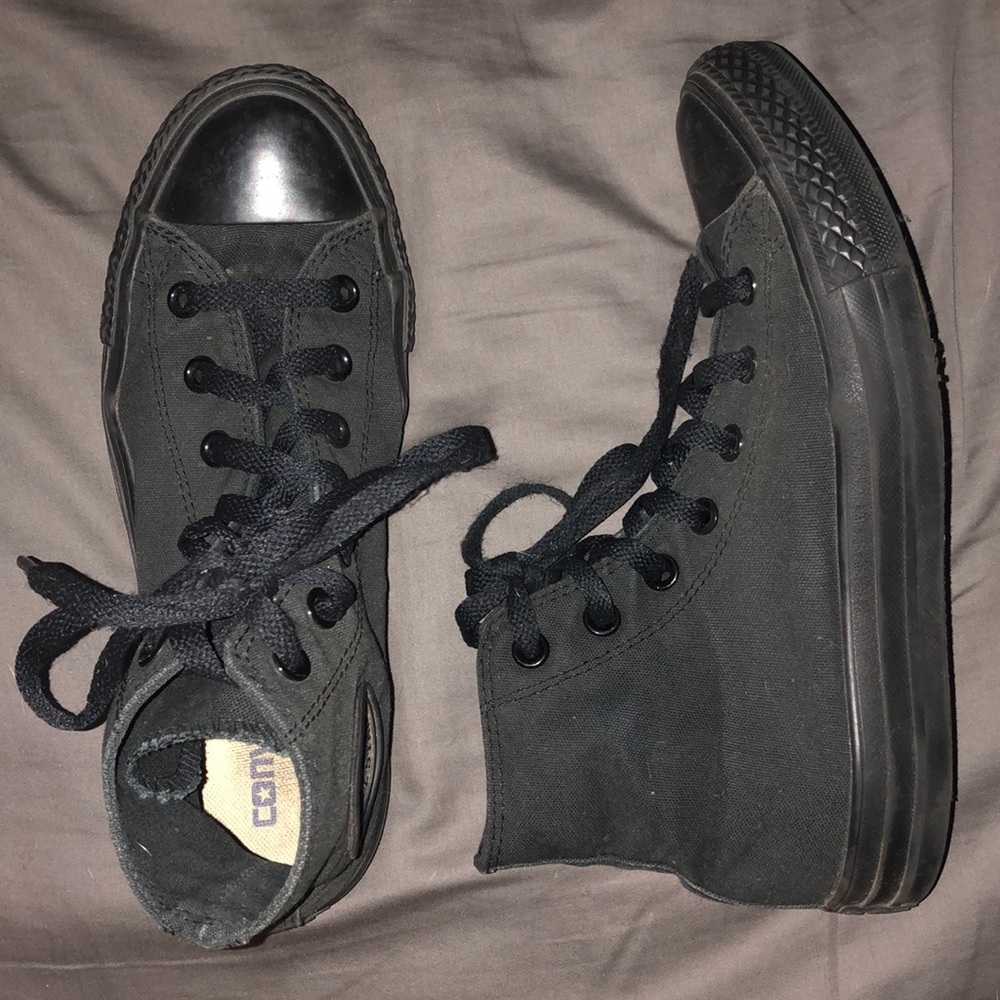 Unisex Black Converse Sneakers